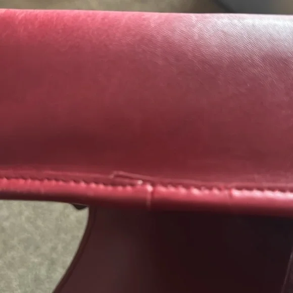 Coach 7 5/8 Vintage flap bag in mint condition wide and strap 21.5 inches long. - Picture 11 of 16